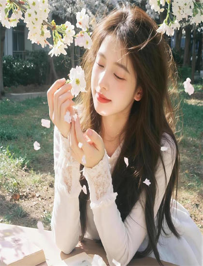 喜剧片《电影少女》拍摄现场直击：声音的环境营造与情绪表达 感受艺术创作的无限可能