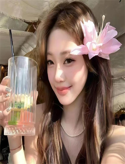 打女孩屁屁视频_两个男人坐在石头上打一成语_啦啦啦免费视频观看在线BD